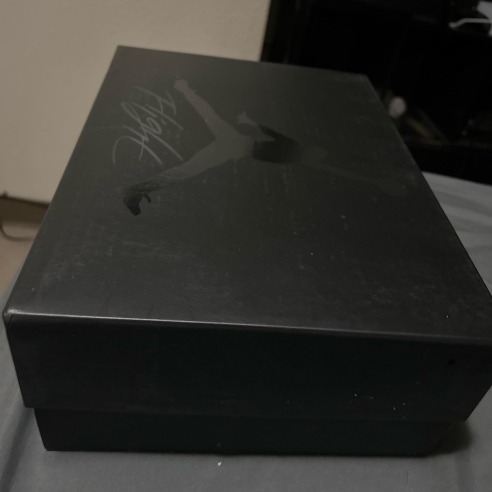 Jordan 4 black cat